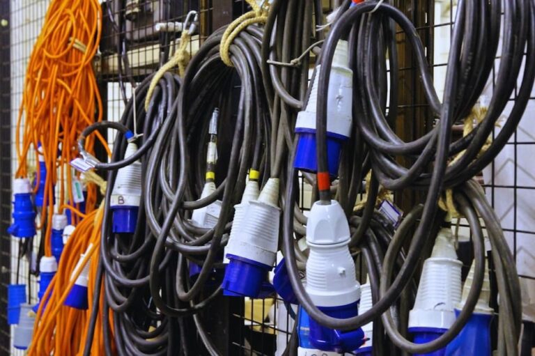 Tipos de cables eléctricos y sus aplicaciones en diferentes sectores